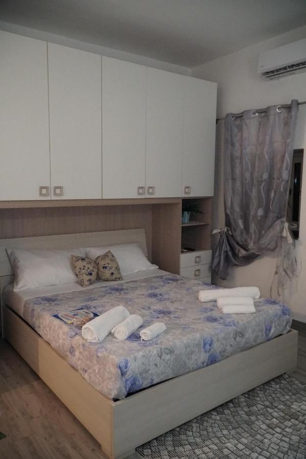 B&B Porta Garibaldi คาตาเนีย ภายนอก รูปภาพ